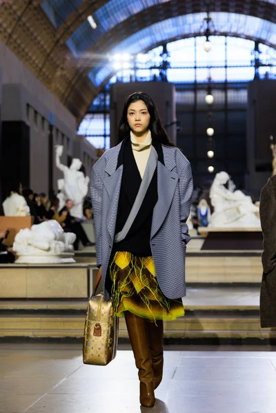 Look 24